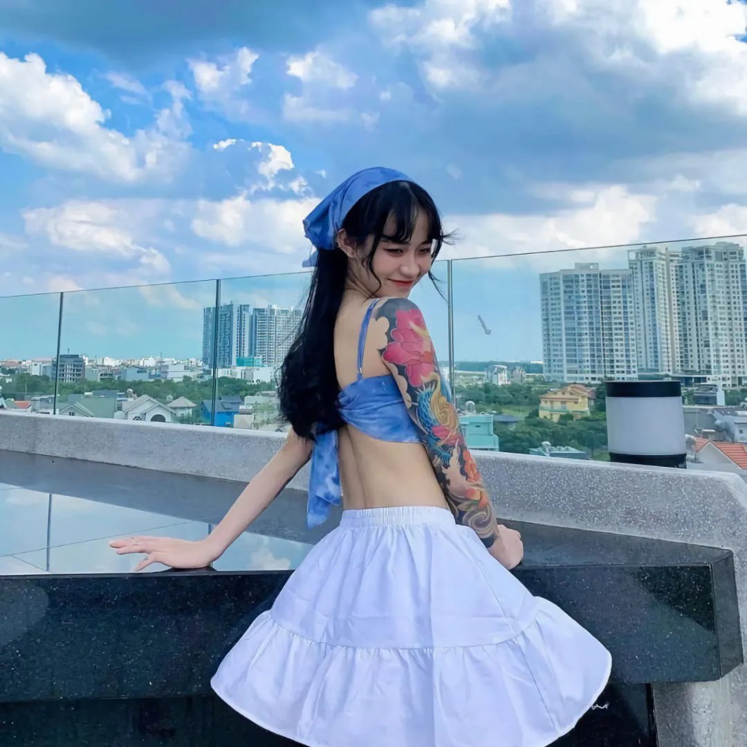 悄悄跟着我
